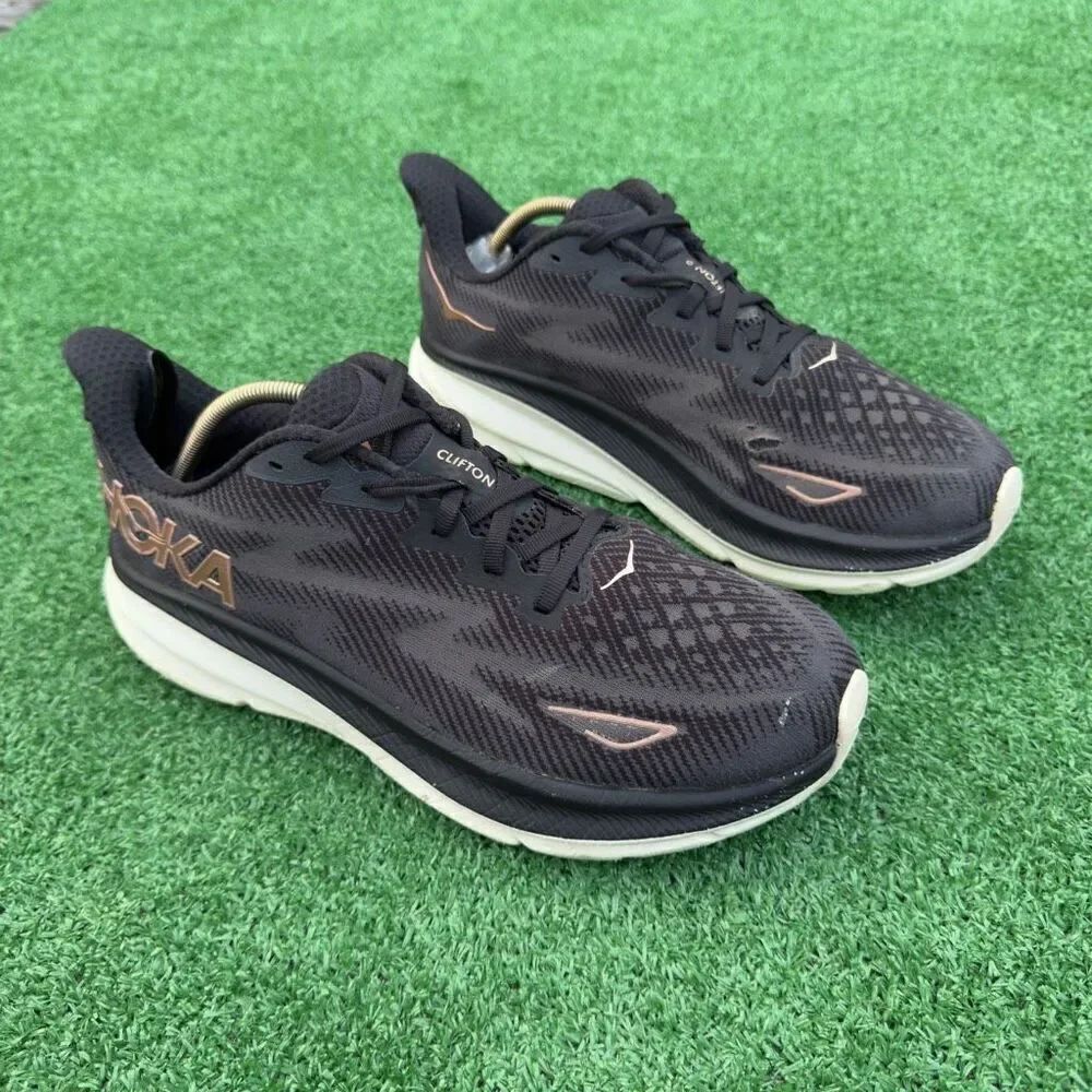 HOKA ONE ONE CLIFTON 9 WIDE - Women’s Running Shoes - SIZE 10D
